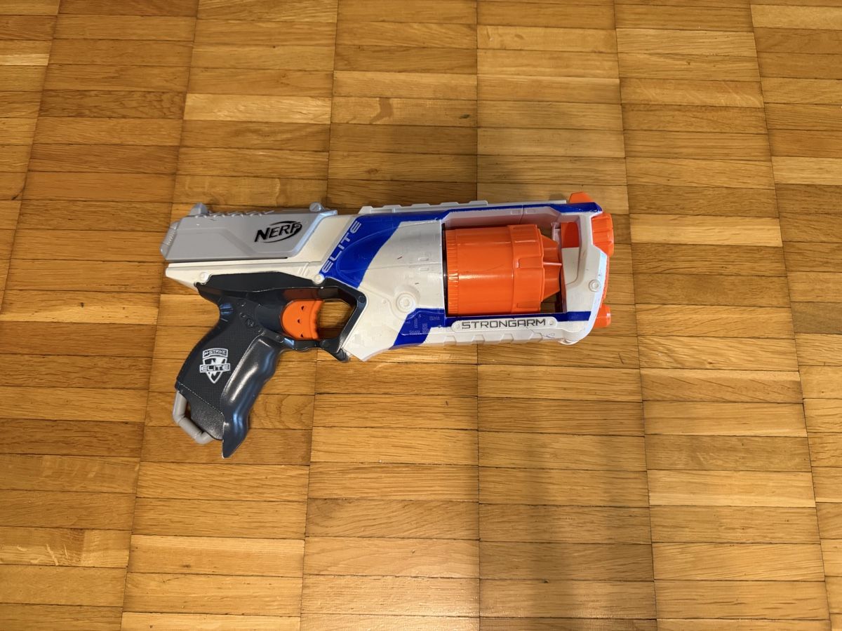 Nerf Giocattoli: Nerf Elite Strongarm Blaster – Usato da Berikon venduto da mar_52st
