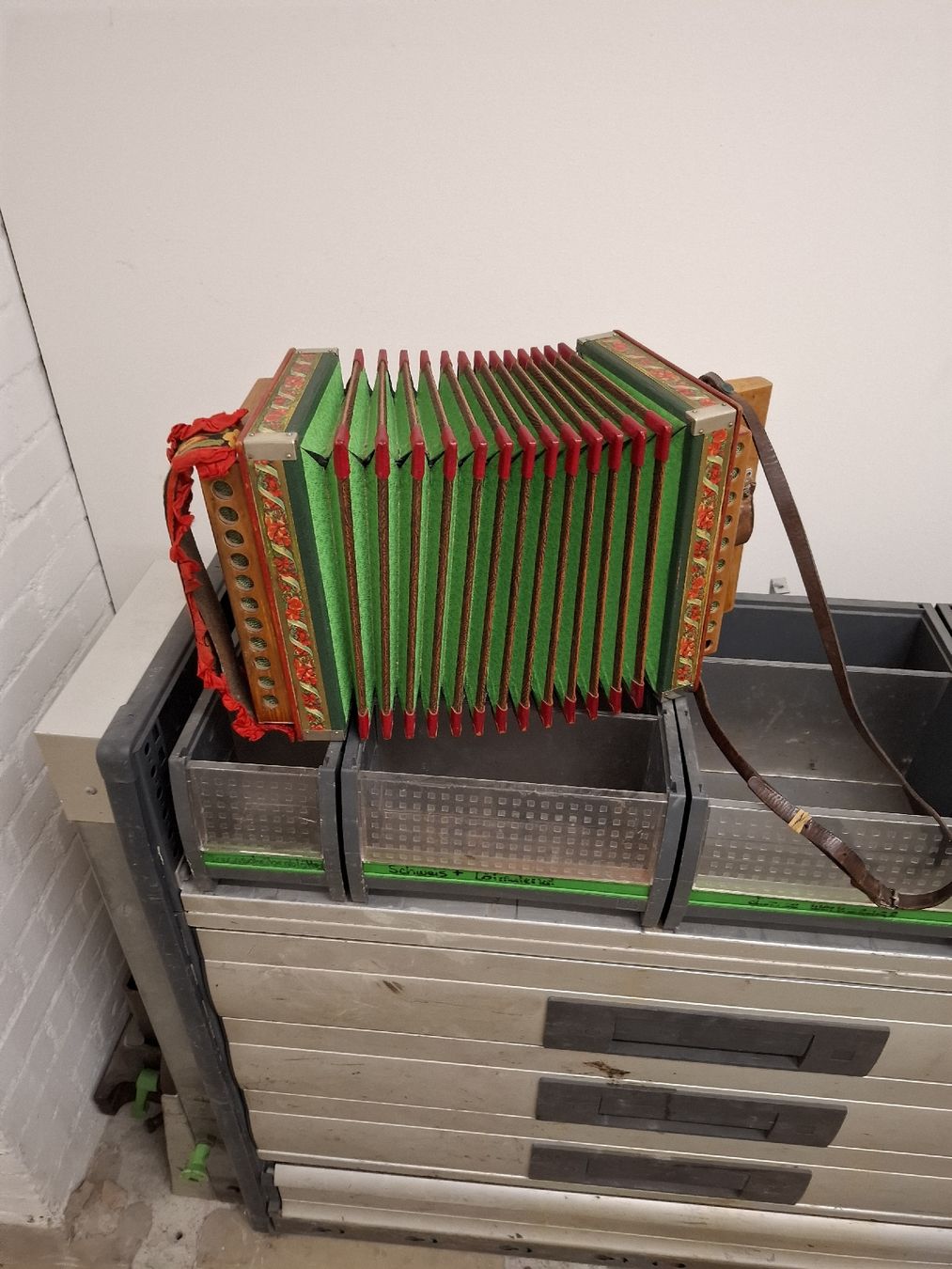 Eichhorn Strumenti musicali: Eichhorn orgeli – Usato da Villeneuve venduto da BibiVintage 2