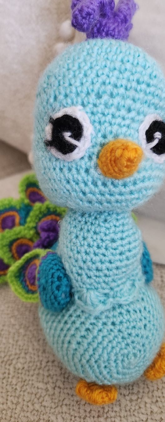 Giocattoli: Handgestrickte Pfau Amigus – Nuovo e nell'imballaggio originale da Zürich venduto da TG014 1