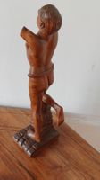 Schöne Holzfigur geschnitzt