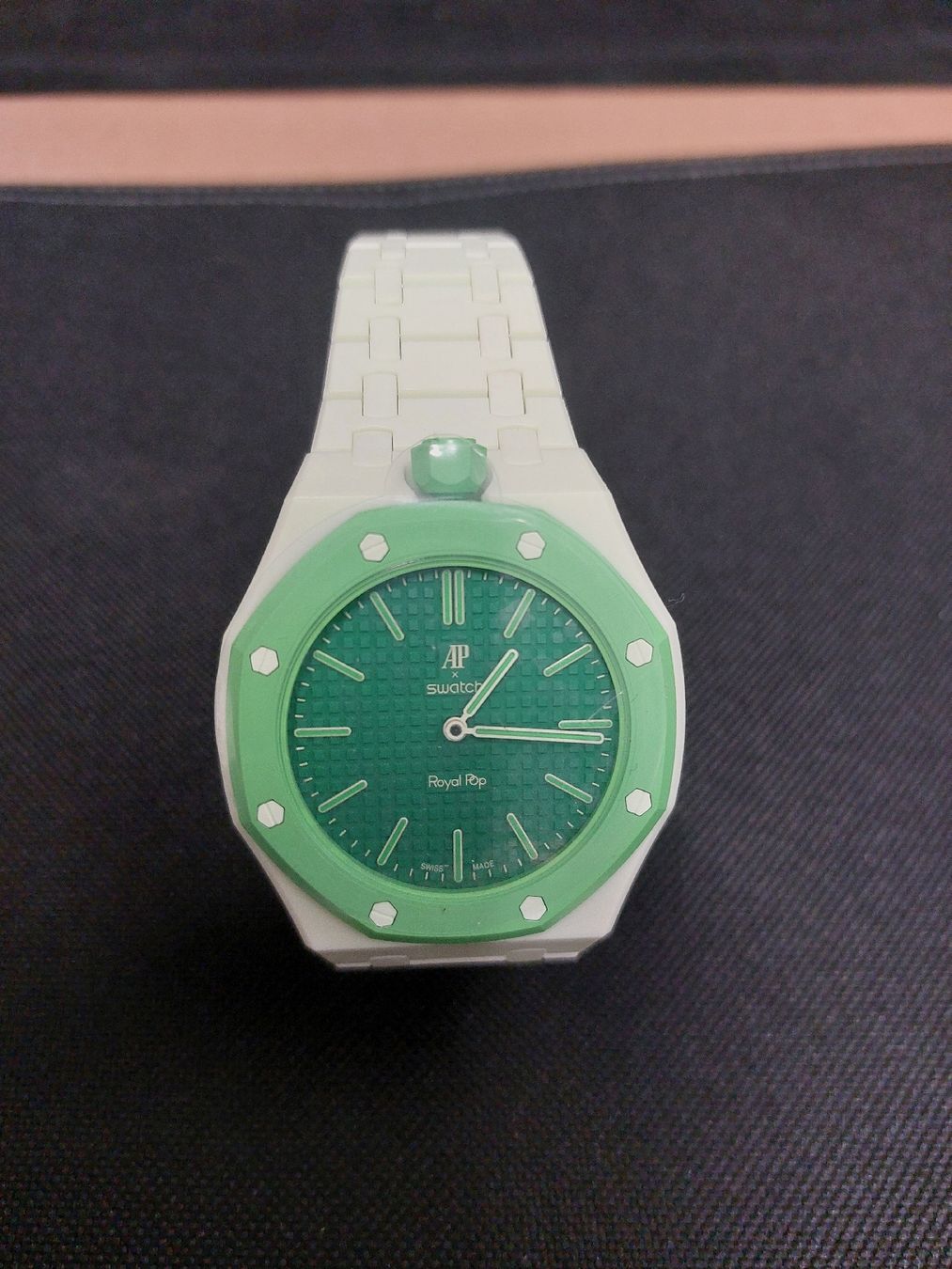 Swatch Orologi: Swatch Royal Pop Green Eight – Nuovo (secondo la descrizione) da Orpund venduto da Sputn1k 2