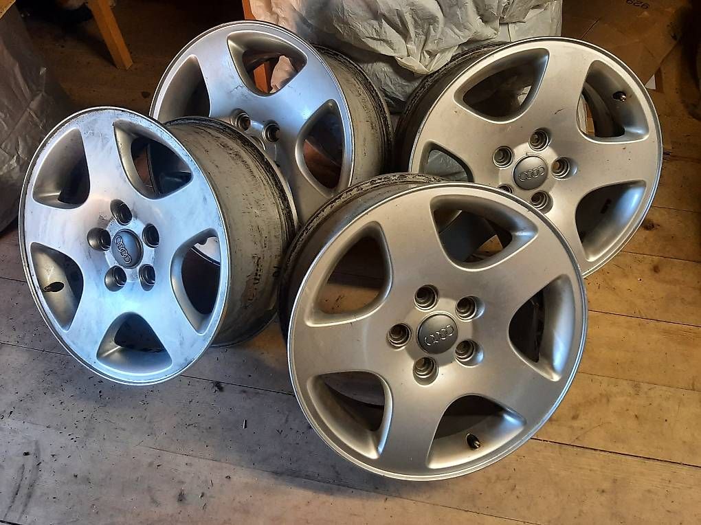 Audi Felgen: Original AUDI Felgen 16" – Gebraucht aus Münsingen von sttech