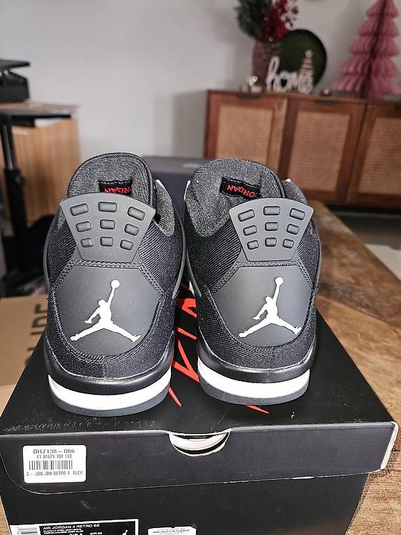 Herrenschuhe: Jordan 4 Canvas US 10 – Gebraucht aus Oberentfelden von pun_d7vt 4