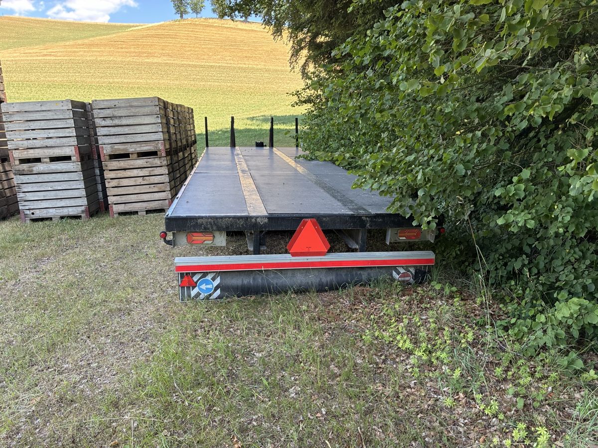Remorques: Anhänger Plattform  – D'occasion à worb par Valtra203 1