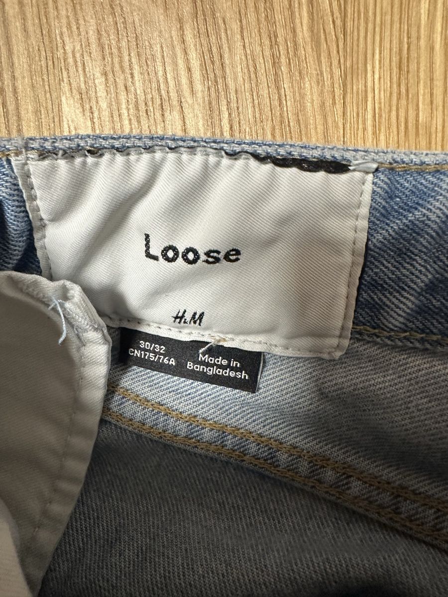 H&M Jeans: Graue H&M Loose Jeans Grösse 30/32 – Usato da Pfaffhausen venduto da Geraldine12 1