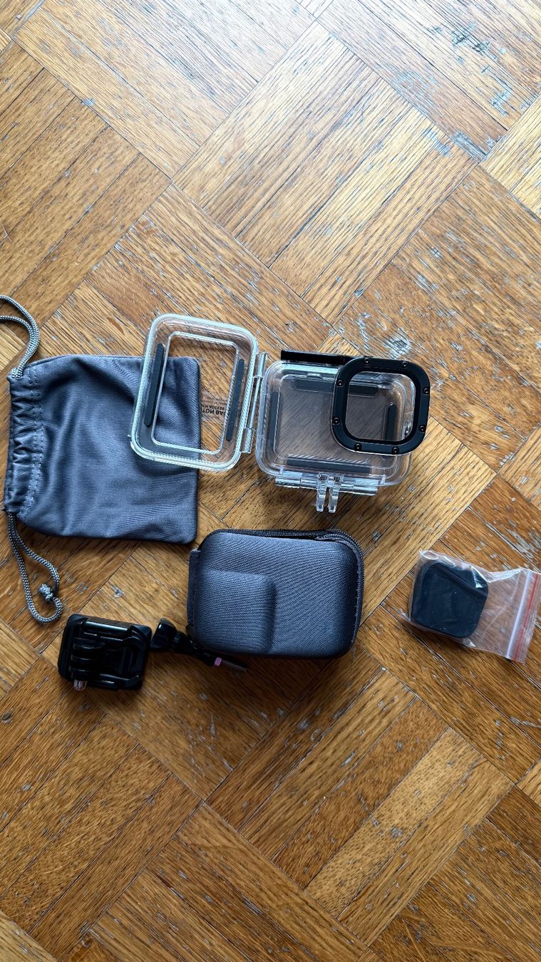Gopro Action Cam: Gopro 10 mit allen zubehör – Usato da Zürich venduto da Carambina78 3