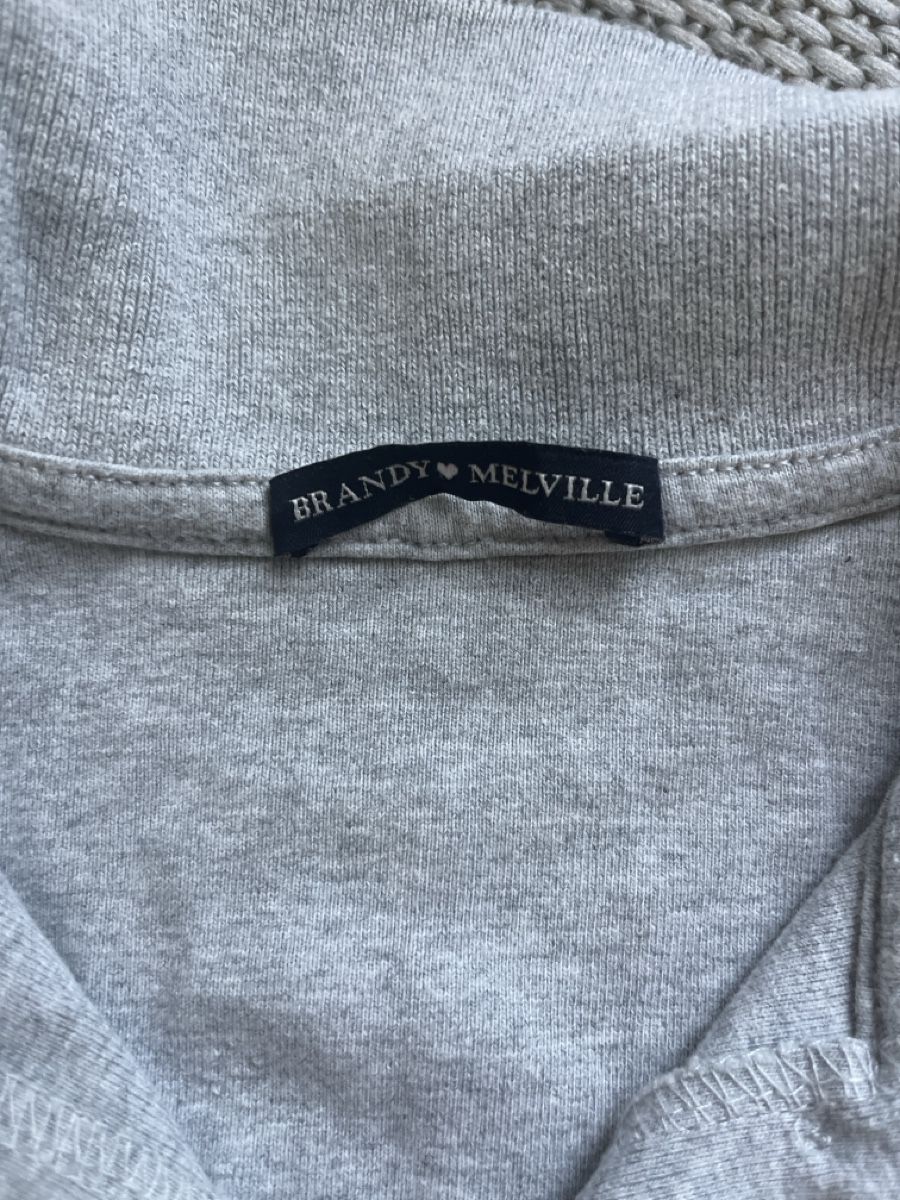 Magliette Polo: Polohemd Grau Grösse One Size Brandy Melville – Usato da Gysenstein venduto da happy_life_ 1