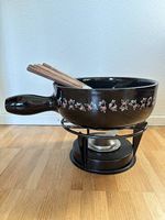 Fondue Caquelon mit Rechaud und Fondue Chinoise Pfanne