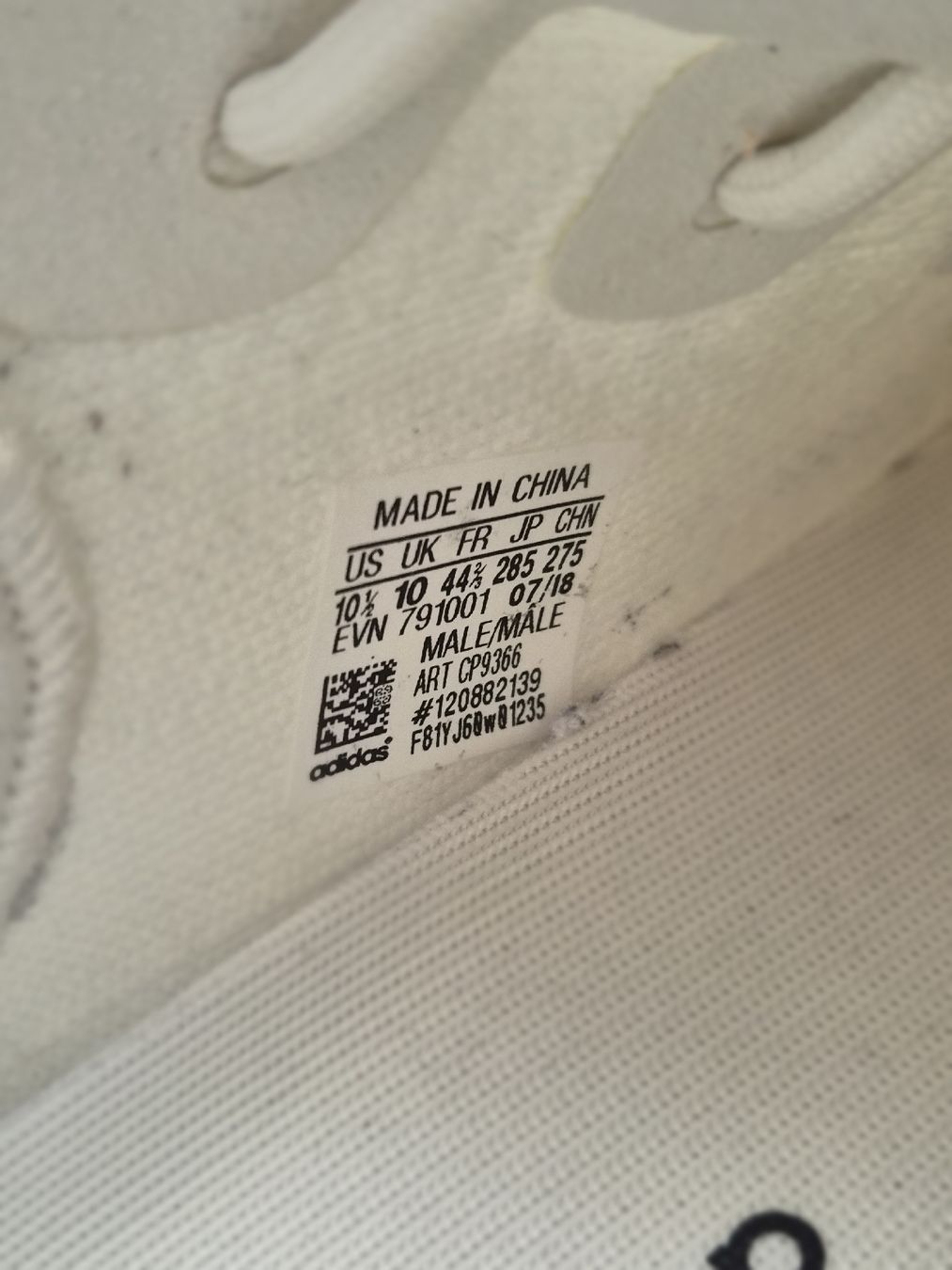 Adidas Scarpe da uomo: Adidas Yeezy V2 weiss – Usato da Oberglatt ZH venduto da Hamilton 6