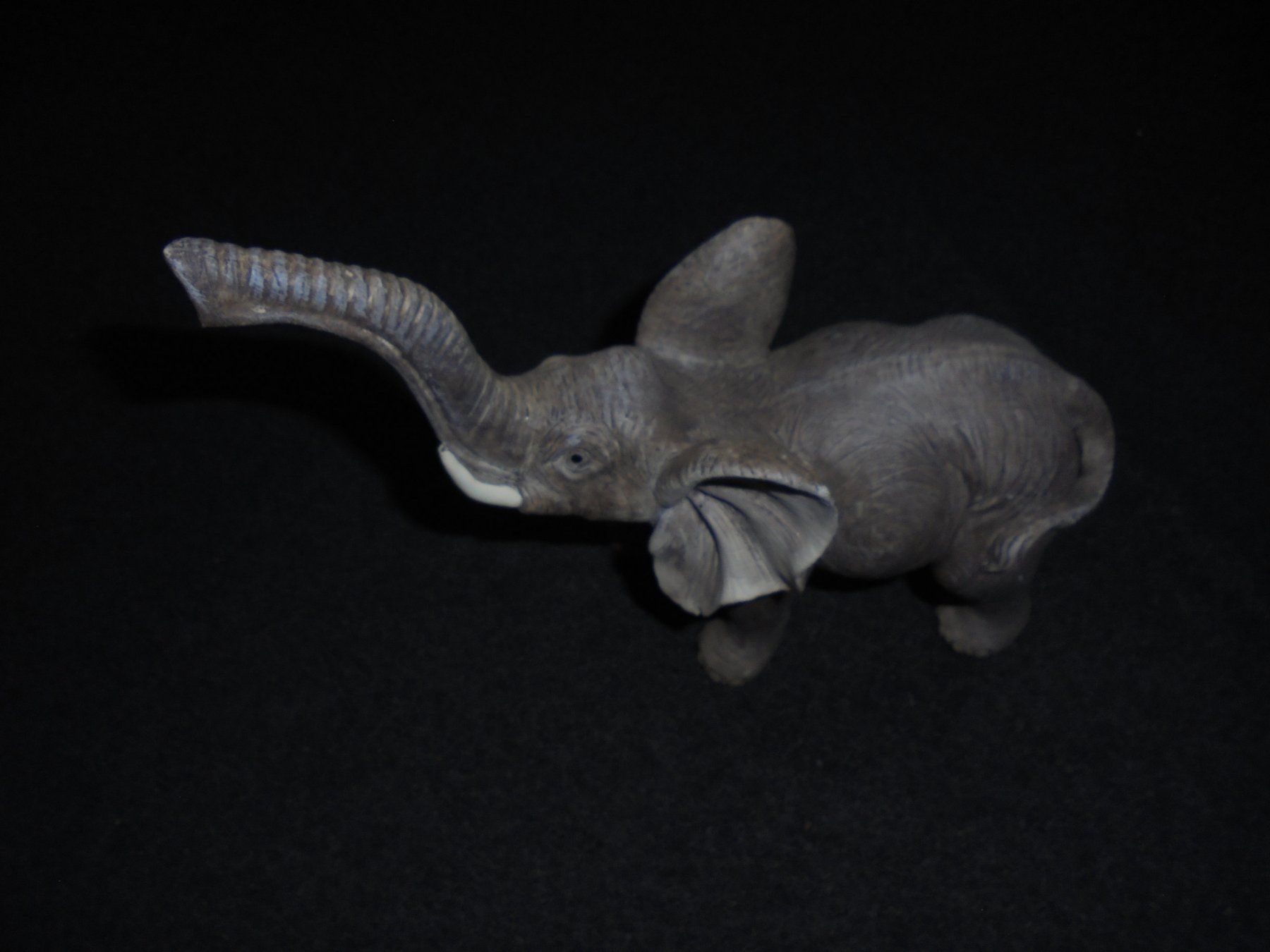 Figuren: 2x Elefant sitzender und stehender – Gebraucht aus Rüschegg-Heubach von Ofen111 6