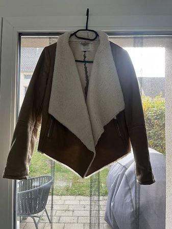 Schöne "Übergangsjacke" von Berschka. Grösse xs