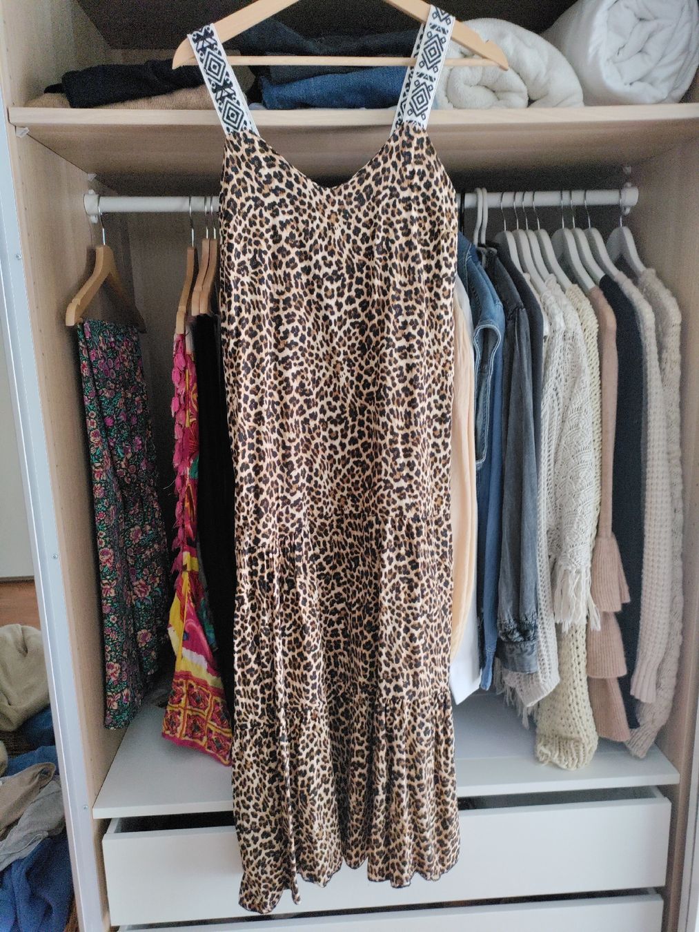 Kleider: Kleid mit Leomuster – Gebraucht aus Port von 243rina