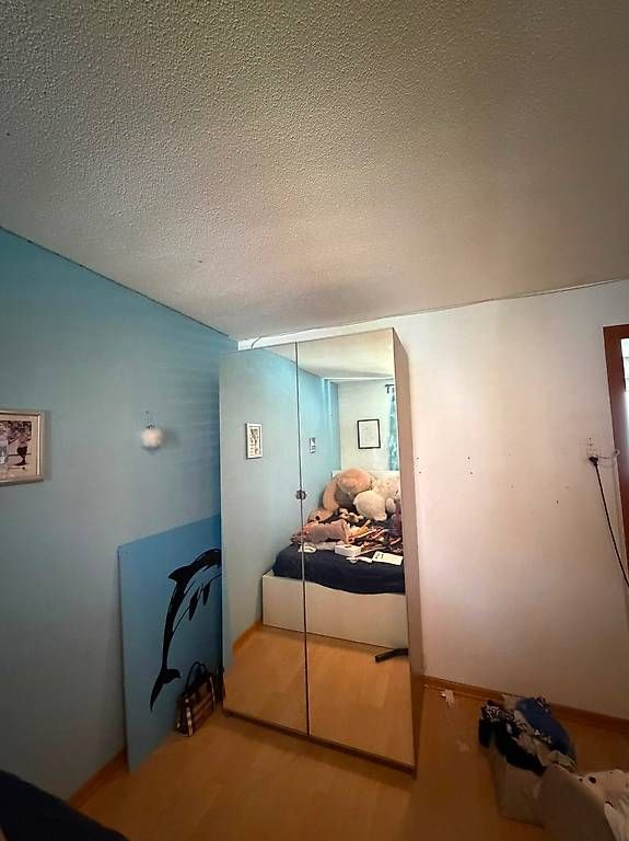 Schränke: Kleiderschrank – Gebraucht aus Uster von Honda72