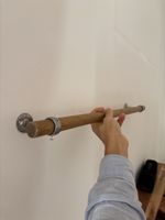 Wandgarderobe Holz mit Metallhalterungen