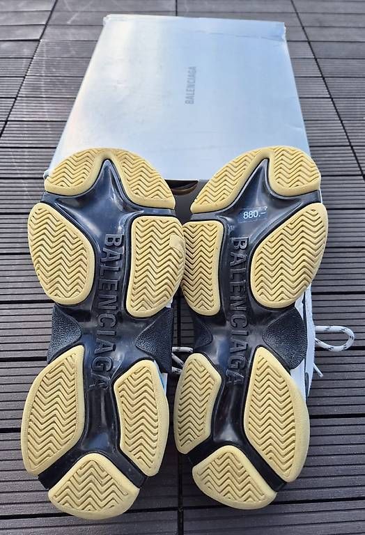 Balenciaga Scarpe da uomo: Balenciaga Triple S Sneaker – Usato da Zürich venduto da Duki88 2