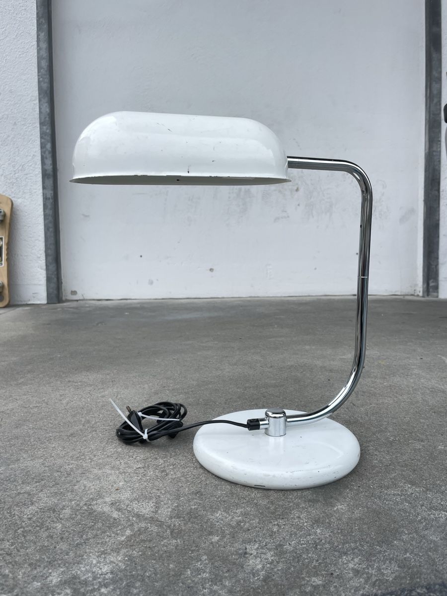 Lampade: Mid Century Space Age Tischlampe Chrom – Usato da Bern venduto da fotolog111