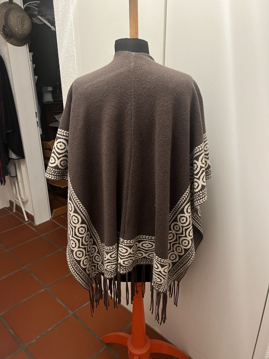 Autres vêtements femmes: Poncho – D'occasion à Forch par grizzly52 1