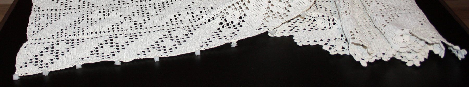 Vorhänge: Vorhang mit Gleiter  Häkelspitze (35) – Gebraucht aus Flüelen von Diversicum-Textil 3