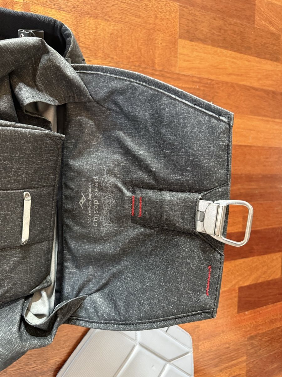 Peak Design Sacs à dos: Peak Design Rucksack mit defektem Reissverschluss – Défectueux à Effretikon par Phihaas 1