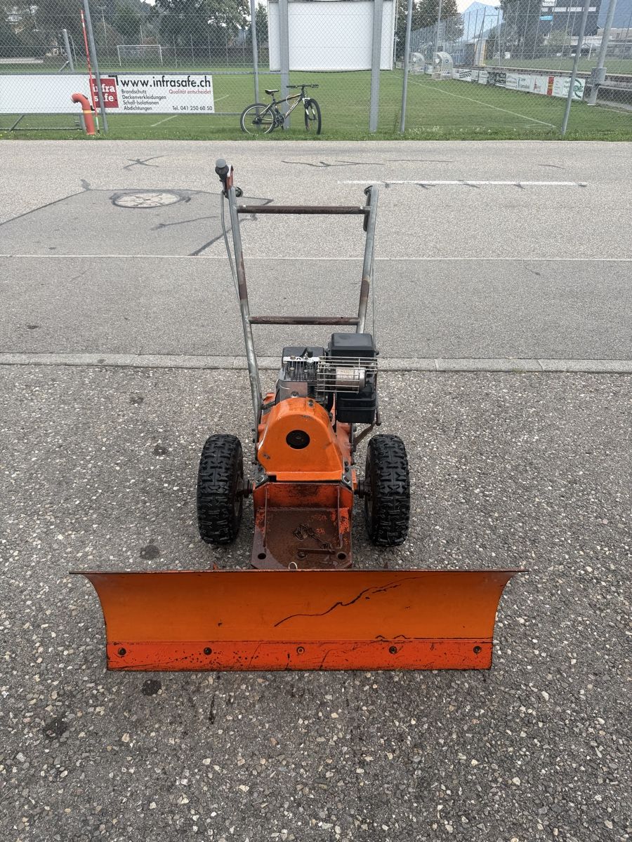 Schneeräumung: Schneerplug Universal mit Briggs Stratton 3.5 PS Motor – Defekt aus Malters von BachBrun 1