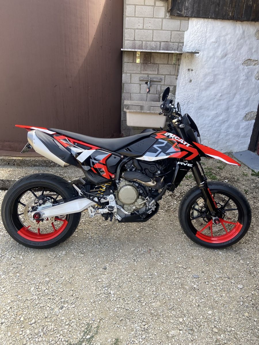 Ducati Strada: Ducati Hypermotard 698 Monobike – Usato da Grenchen venduto da Motorini