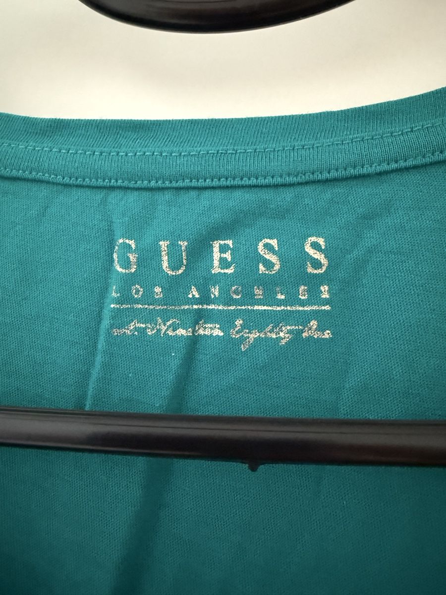 Guess T-shirt: Guess T-Shirt Grösse M – Usato da Niederhasli venduto da R__A 1