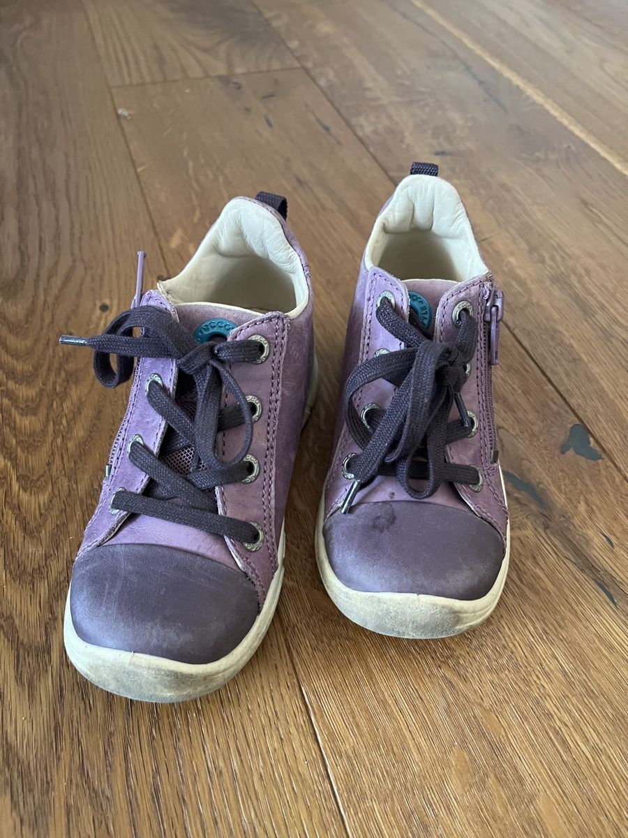 Scarpe per ragazze: Ecco Schuhe Mädchen 26 – Usato da Sempach venduto da Caranedache