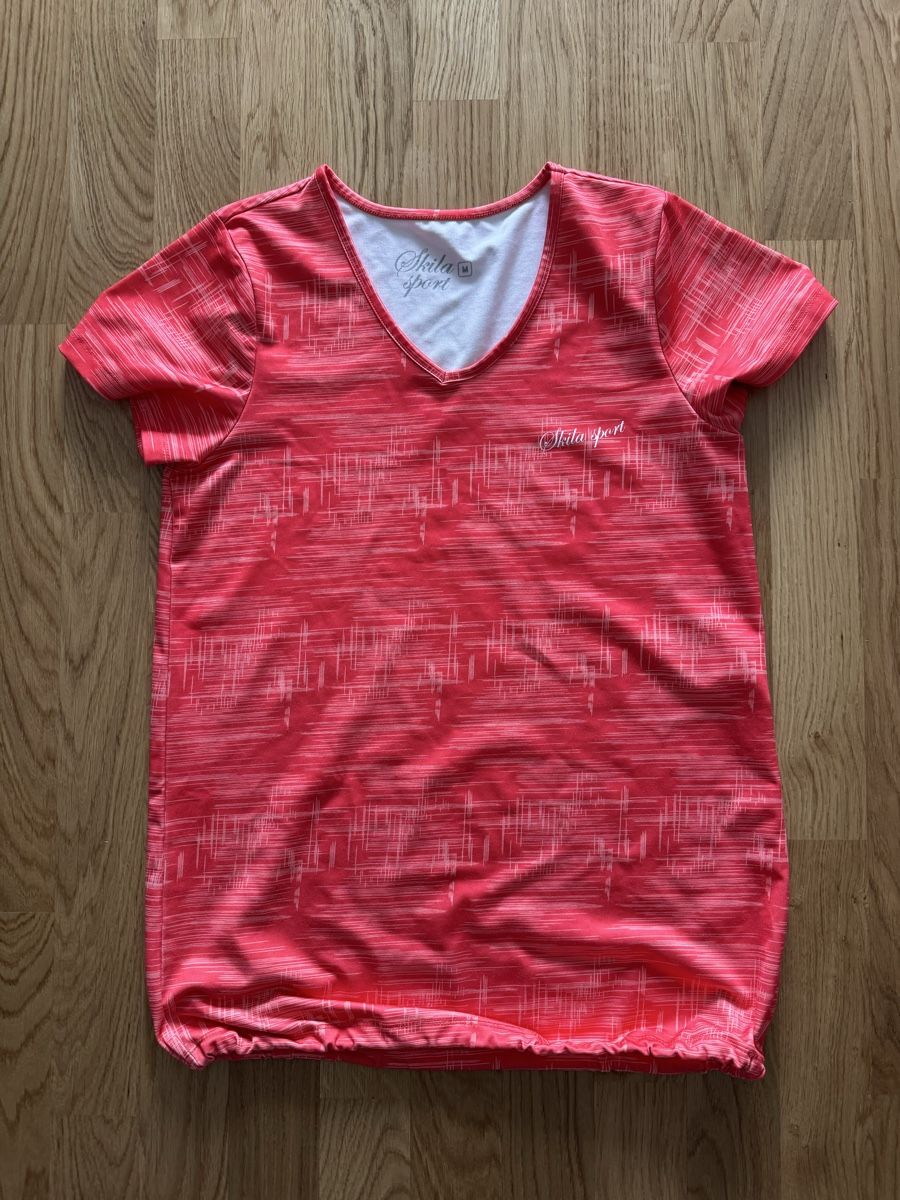 T-shirt:  Sportshirt – Usato da Zug venduto da sil_j6rl