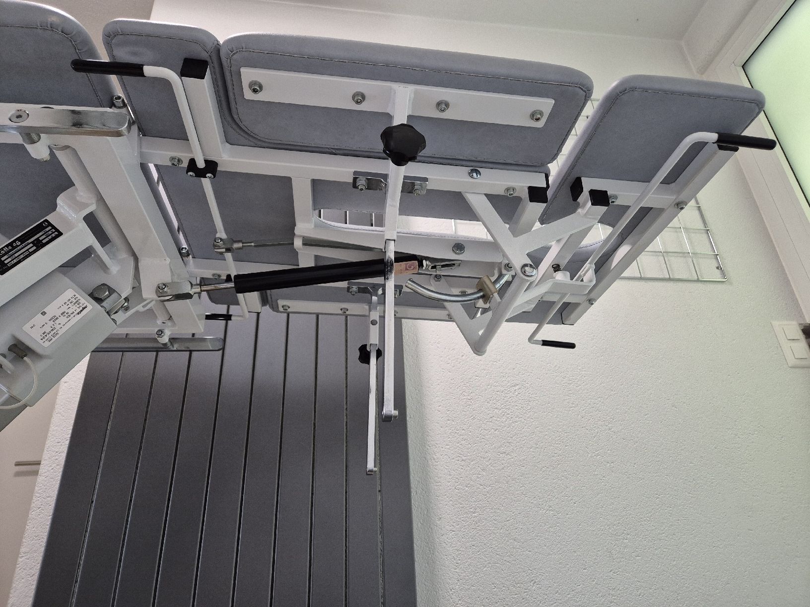 Lettini & sedie per cosmetici: Elektrische Massageliege mit Zubehör – Usato da Gretzenbach venduto da dylan_lmd 5
