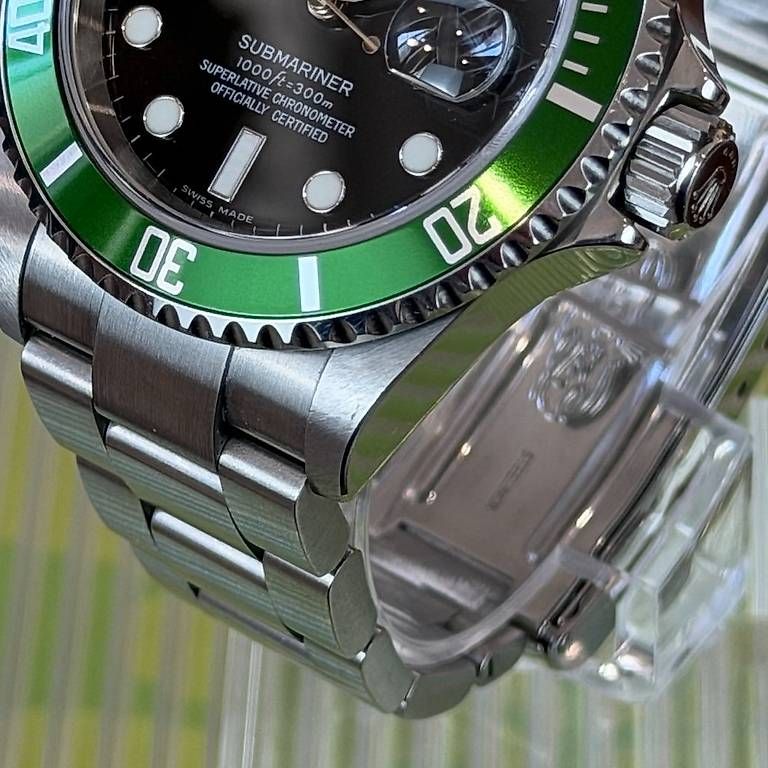 Orologi: Rolex Submariner "Kermit" Unpolished 16610LV – Usato da Genève venduto da minty.watches 4
