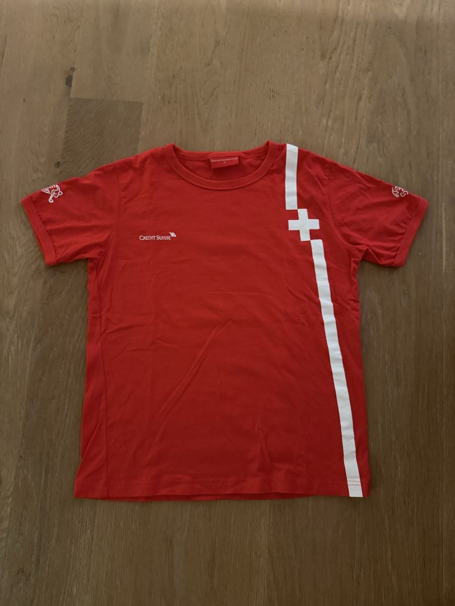 Schweizer Nati Canottiere & Pantaloni: Schweiz Tshirt Credit Suisse – Usato da Zürich venduto da mellymawi
