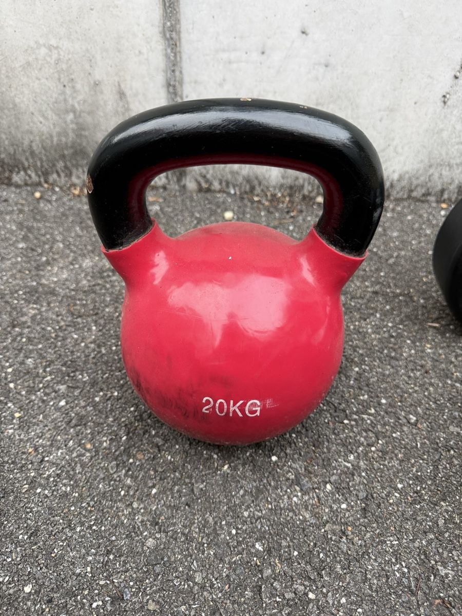 Manubri & Pesi: 20KG Kettebell Metall – Usato da Oberriet SG venduto da Petros.