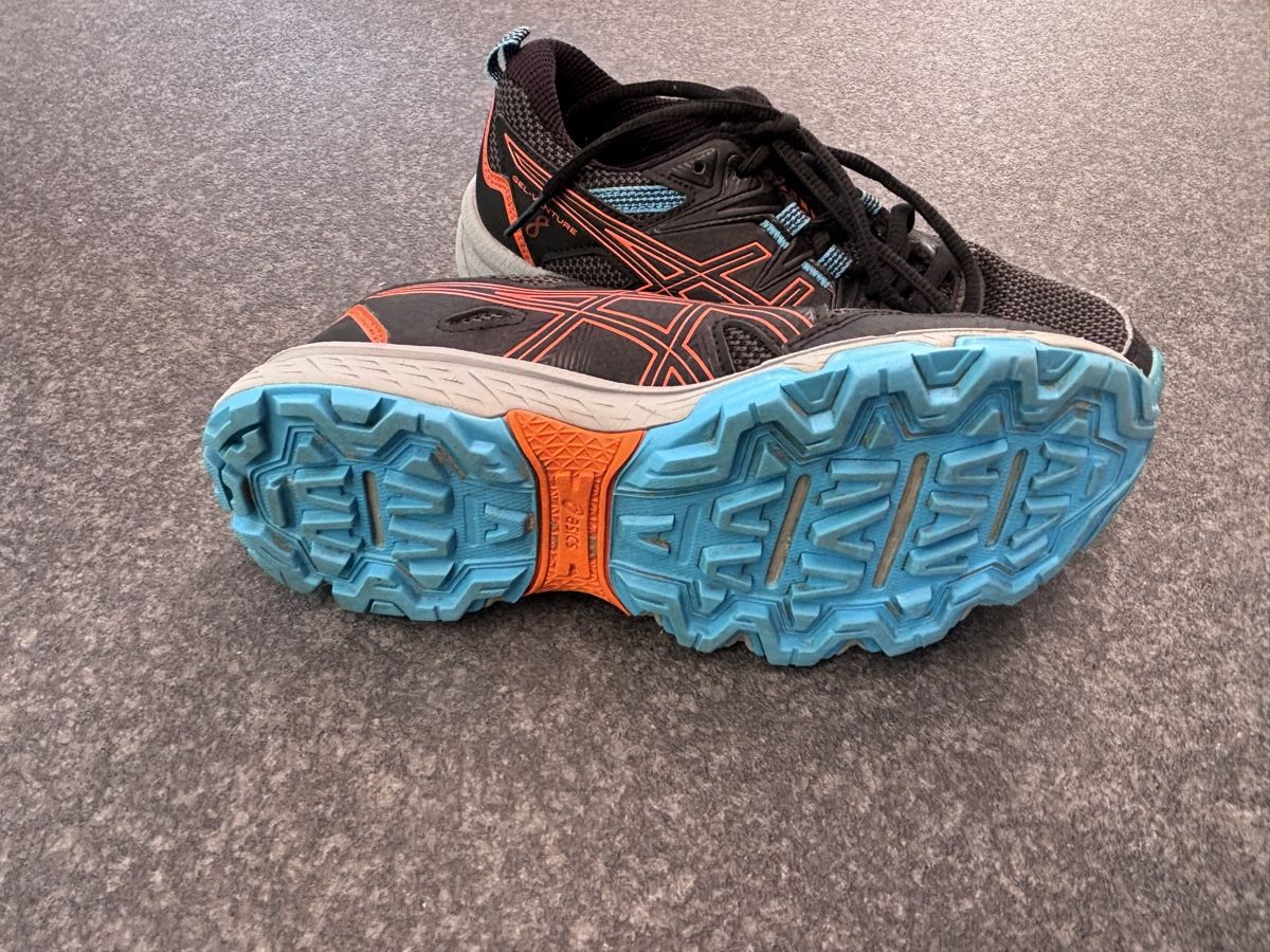 Scarpe da uomo: Asics Turnschuhe Grösse 36 Laufschuhe – Usato da Riehen venduto da BS4000 1