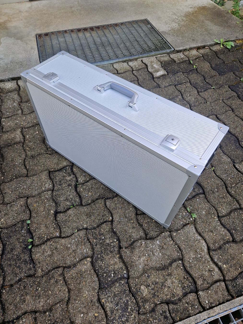 Topcase: Flight Case Aluminium with Foam for Equipment – Gebraucht aus Rüschlikon von -J05u3- 6