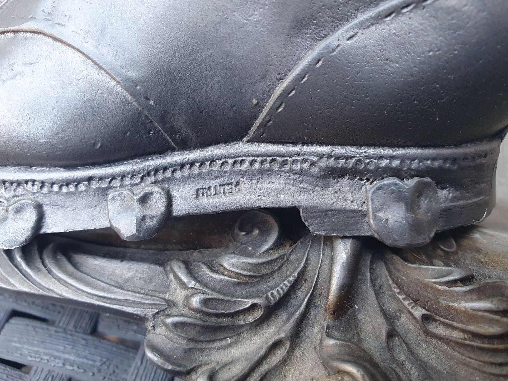 Tutte le decorazioni: Godillot militaire en étain.  – Usato da Biel/Bienne venduto da jms_t662 1