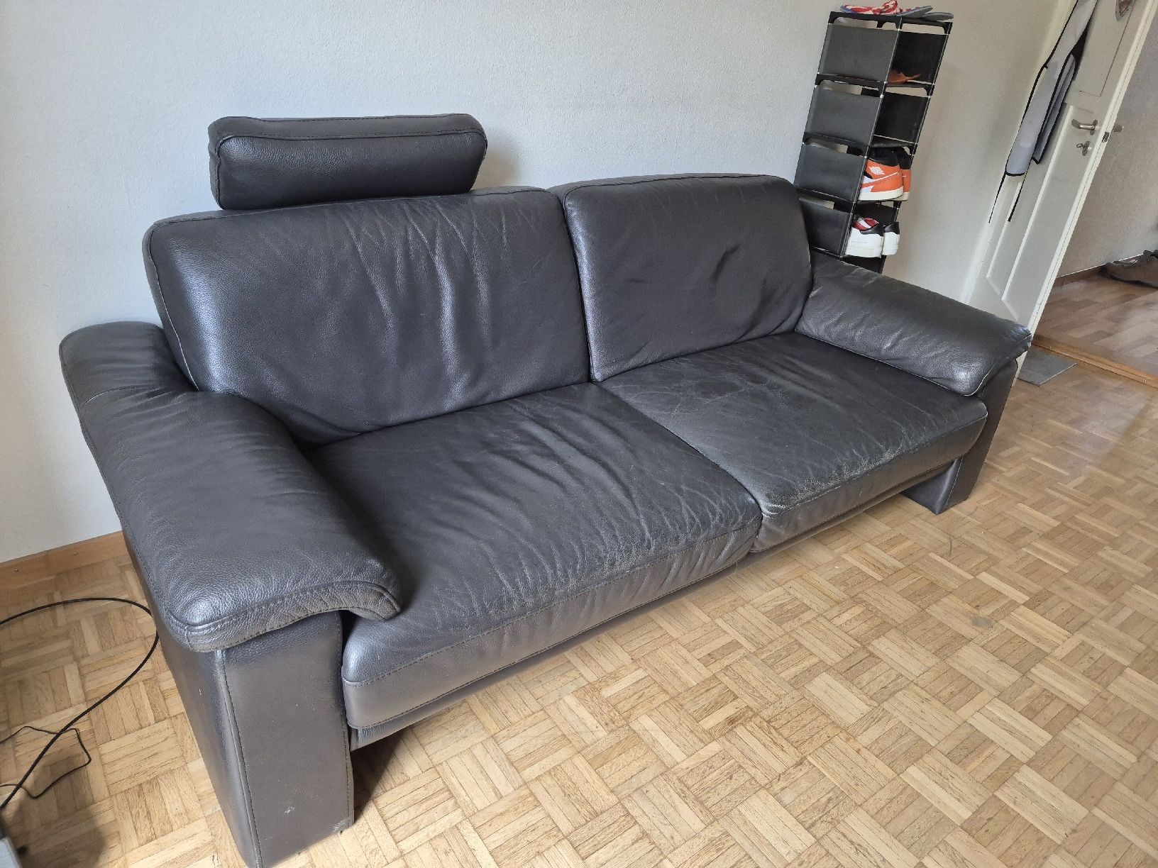 Sofas: Schwarzes Ledersofa / Black Leather Sofa – D'occasion à Zürich par nim_r8jk 2