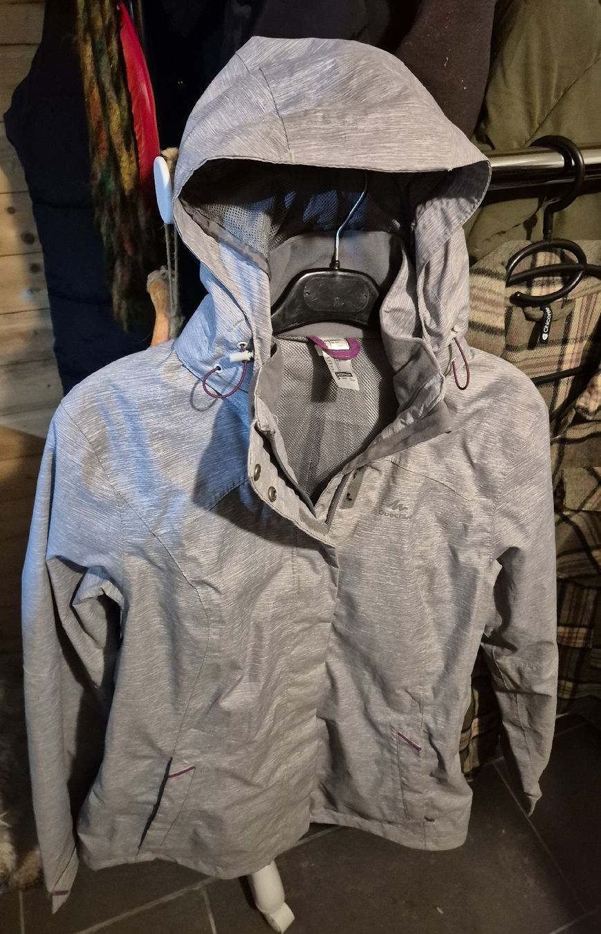 Decathlon Giacche: Wasserdichte Jacke – Nuovo (secondo la descrizione) da Wislikofen venduto da Ana.Gomes 5