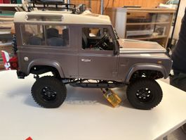 RC Land Rover Defender Scale Crawler – aufwendig aufgebaut