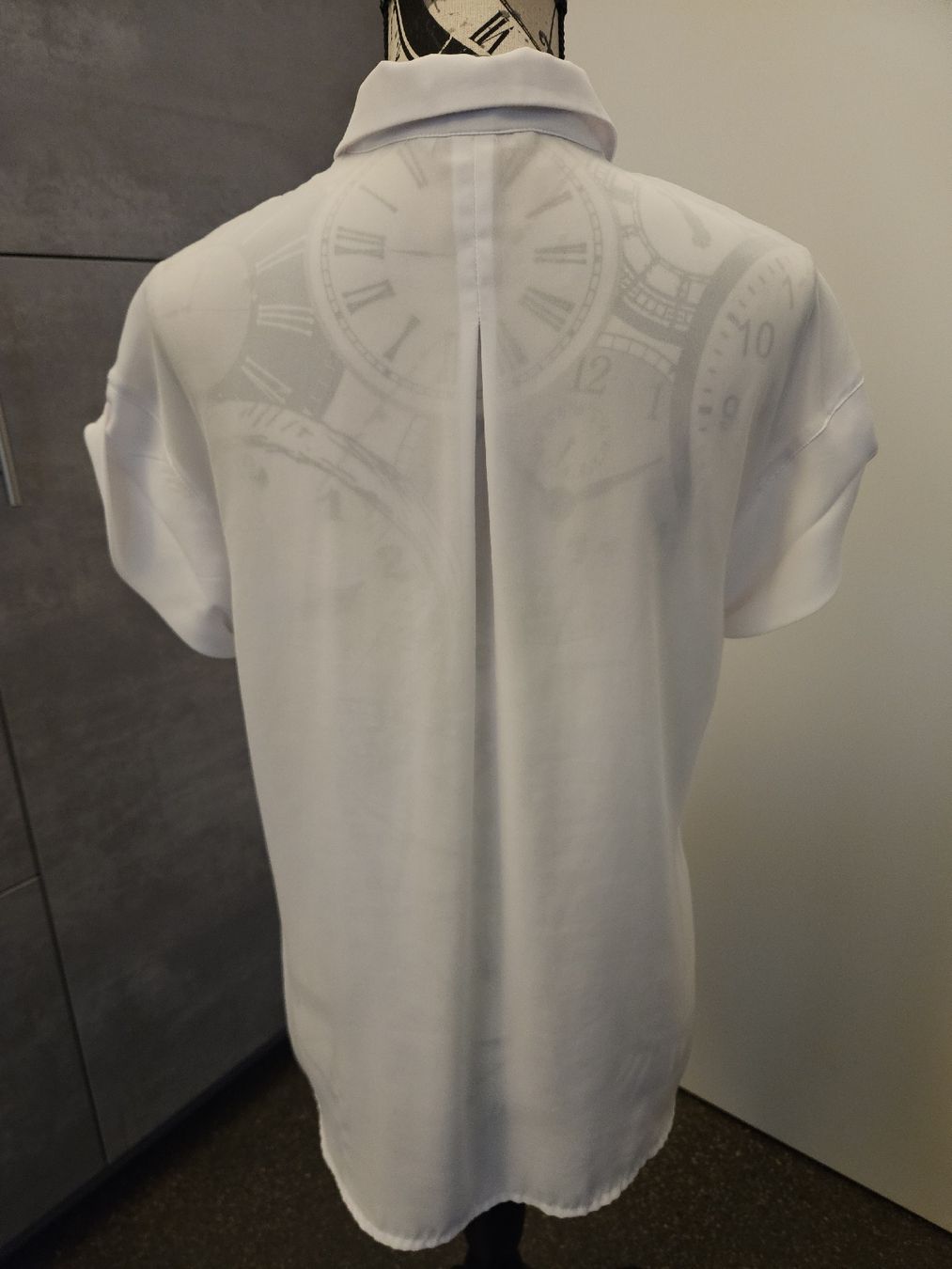 H&M Camicette: Bluse H&M weiss Grösse 40 neuwertig – Nuovo (secondo la descrizione) da Anwil venduto da tamoos 2