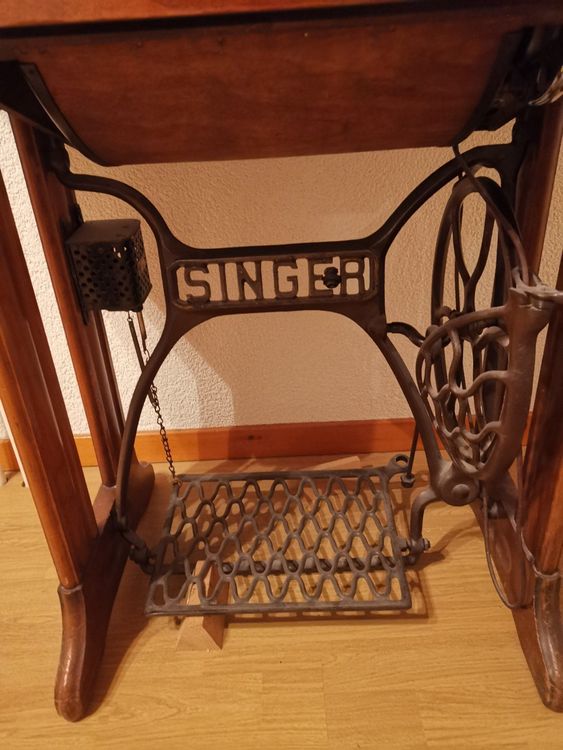 Alte Singer Nahmaschine Mit Tisch