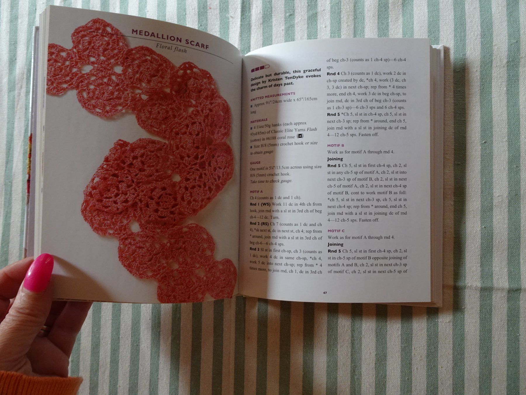 Libri: Vogue Knitting - Crocheted Scarves two - B1103 – Usato da Küssnacht am Rigi venduto da Bookslove-Divers 1