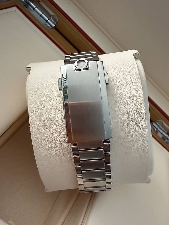 Omega Uhren: Omega Speedmaster 57 Grün – Gebraucht aus Zürich von timeio-swapwatch 7