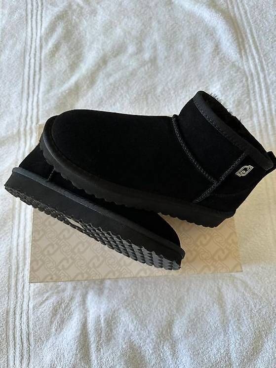 Scarpe da donna: Bottines Liu Jo fourrées noir - Taille 37 - Neuf – Usato da Genève venduto da dre_gk92 1