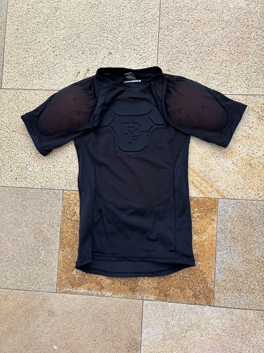 Schutz & Schoner: Bike Protektor Gr. 158/164 – Gebraucht aus Sörenberg von dfew