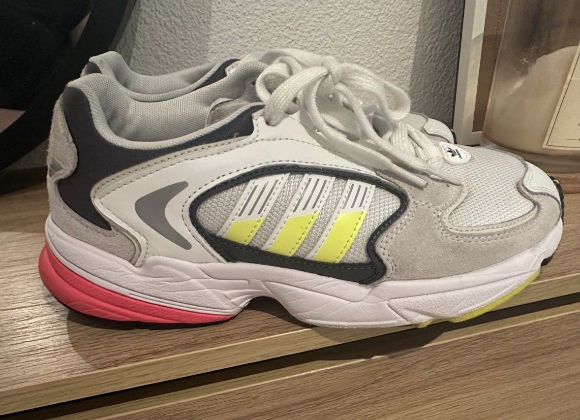 Adidas Herrenschuhe: Adidas Sneakers Gr 40 – Gebraucht aus Triengen von Meetmeatthebodega 1