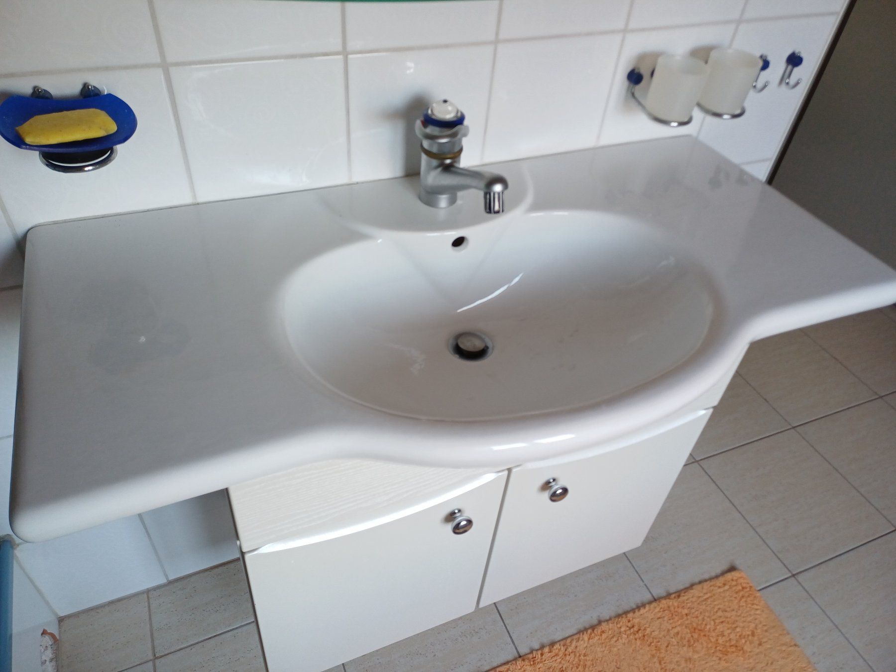 Lavabi & lavandini: Lavabo mit Unterbau – Usato da Uster venduto da Baechi_m 1