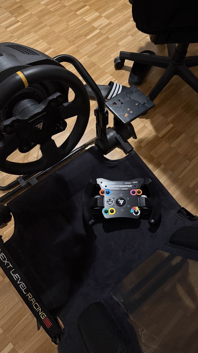 Thrustmaster Controller: Simracing setup trustmaster – Gebraucht aus St.Gallen von Raphael_21 3