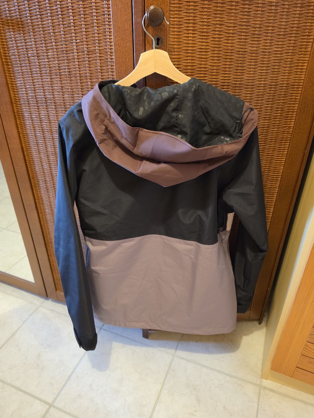 Volcom Giacche: Volcom Ashfield Anorak – Nuovo (secondo la descrizione) da Hettiswil venduto da cam_yg6n 1