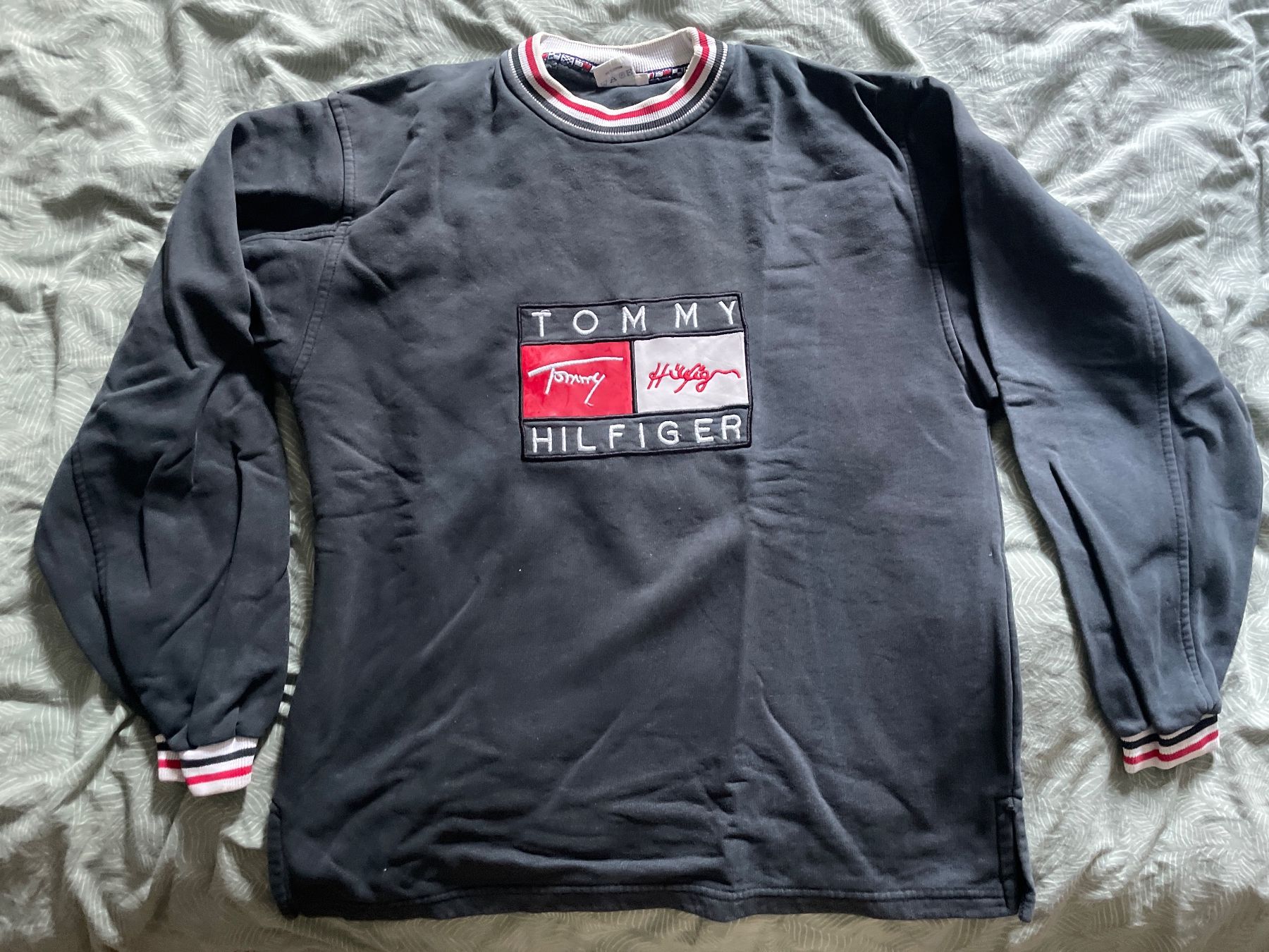 Tommy Hilfiger Maglioni & Felpe: Vintage Tommy Hilfiger Pulli Grösse L – Usato da Winterthur venduto da cheerio97
