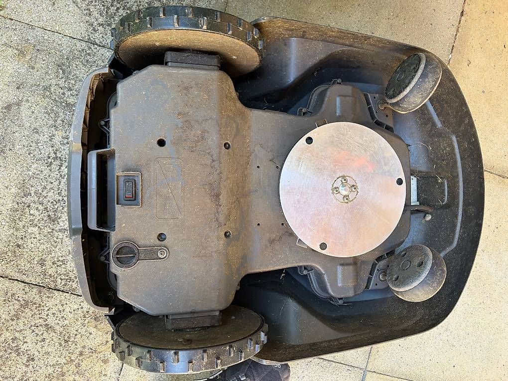 Husqvarna Tagliaerba: Husquarna 320 mit Garage – Usato da Oberlunkhofen venduto da GregorM 2